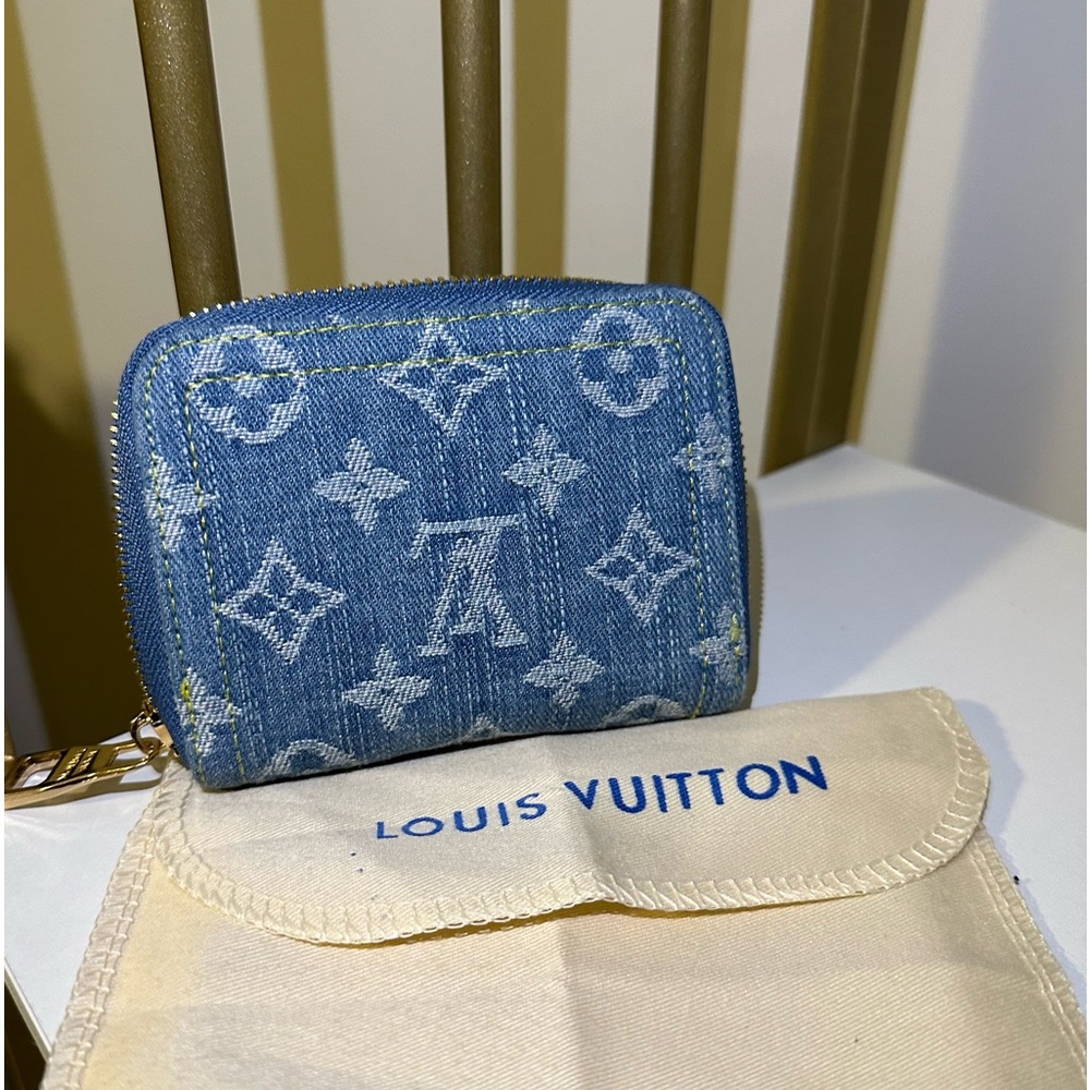 LV Louis Vuitton Wallet Limited Edition